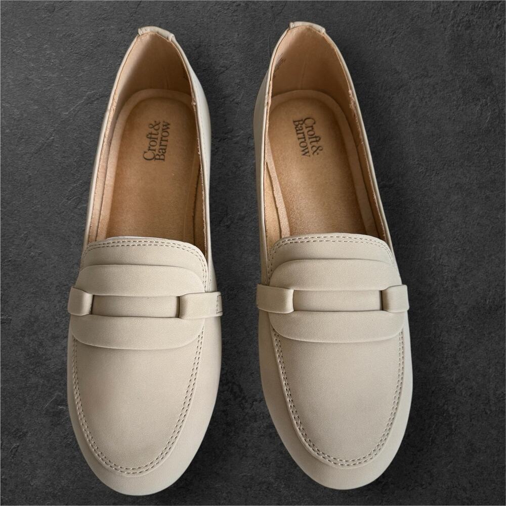 Women’s Loafers Beige Croft & Barrow Faux Leather Slip On Shoes SZ/8